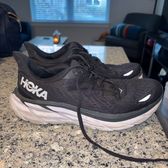 Hoka Shoes - Hoka Black and White Clifton 8 Size 6.5